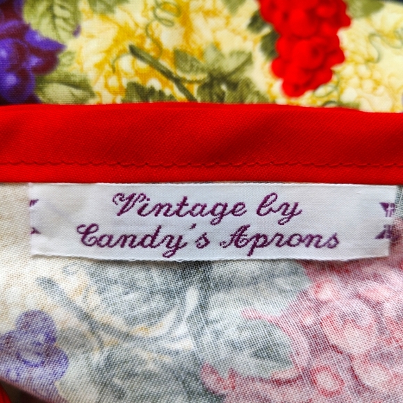 Hand Stitched Half Apron - Vintage by Candy's Aprons - Picture 6 of 6